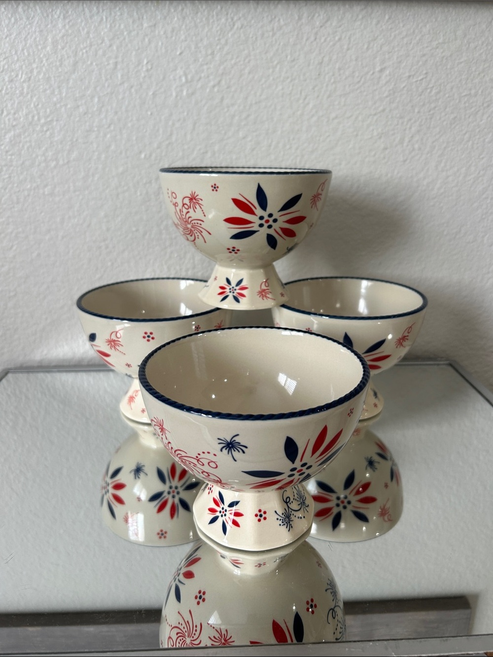 Temp-Tations ice Cream Dessert Bowls with Red & Navy, NWOT, never used